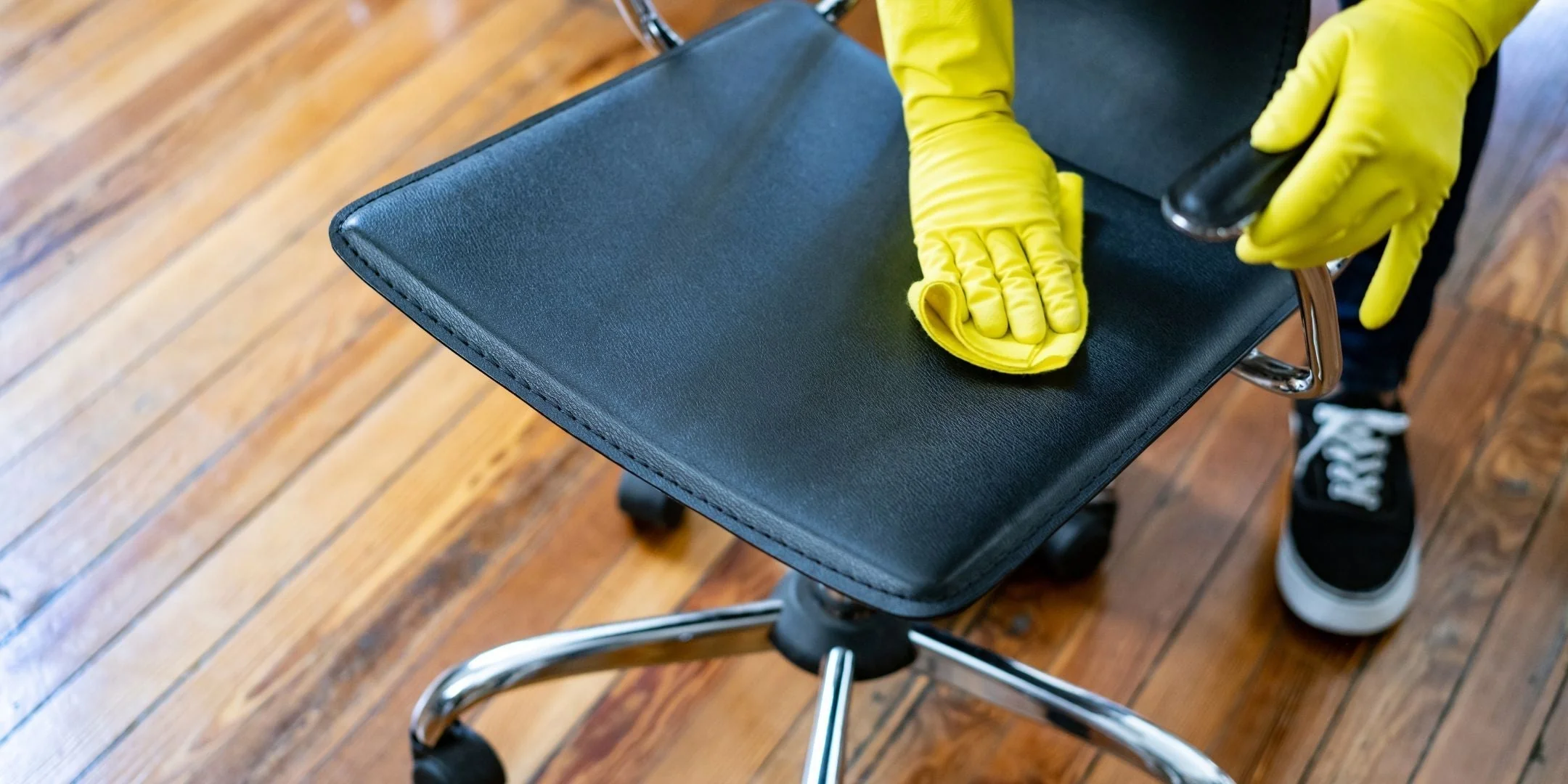 how-to-clean-genuine-leather-office-chairs